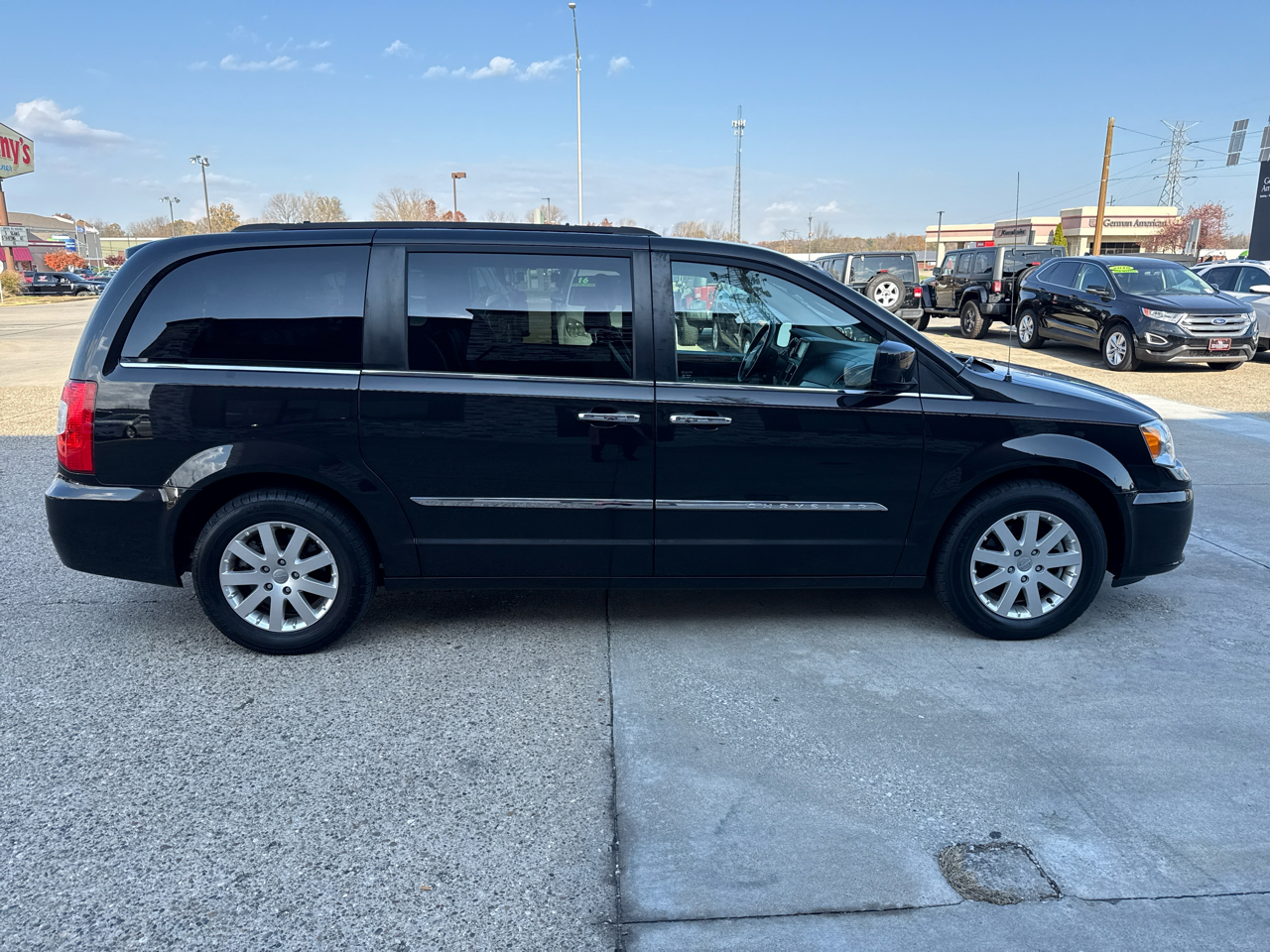 2015 Chrysler Town & Country Touring photo 4