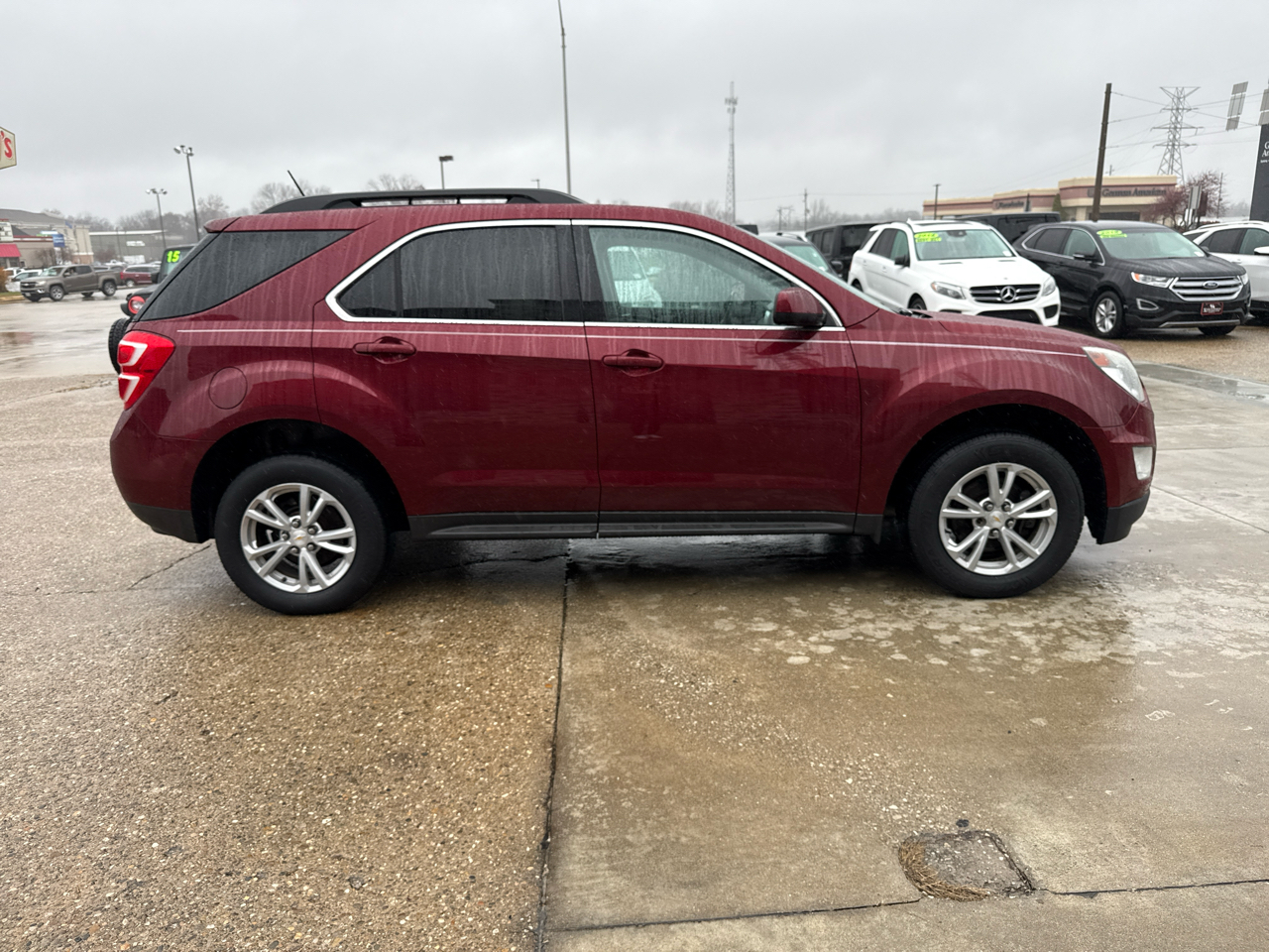 2016 Chevrolet Equinox LT photo 2