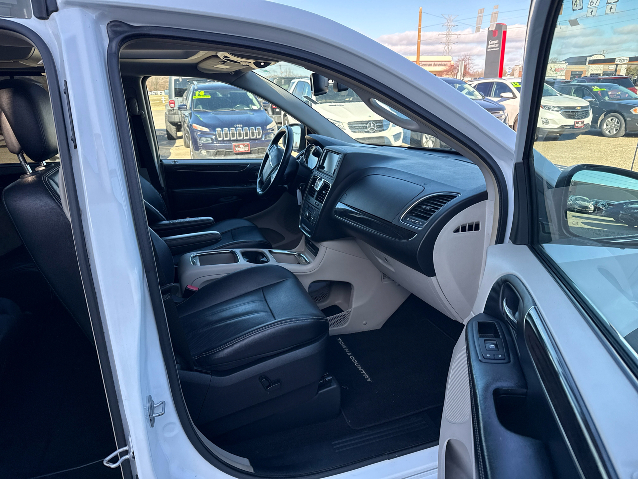 Chrysler Town & Country Touring-L 2014