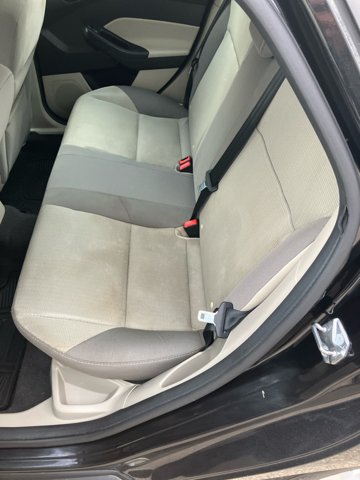 Ford Focus SE Sedan 2013