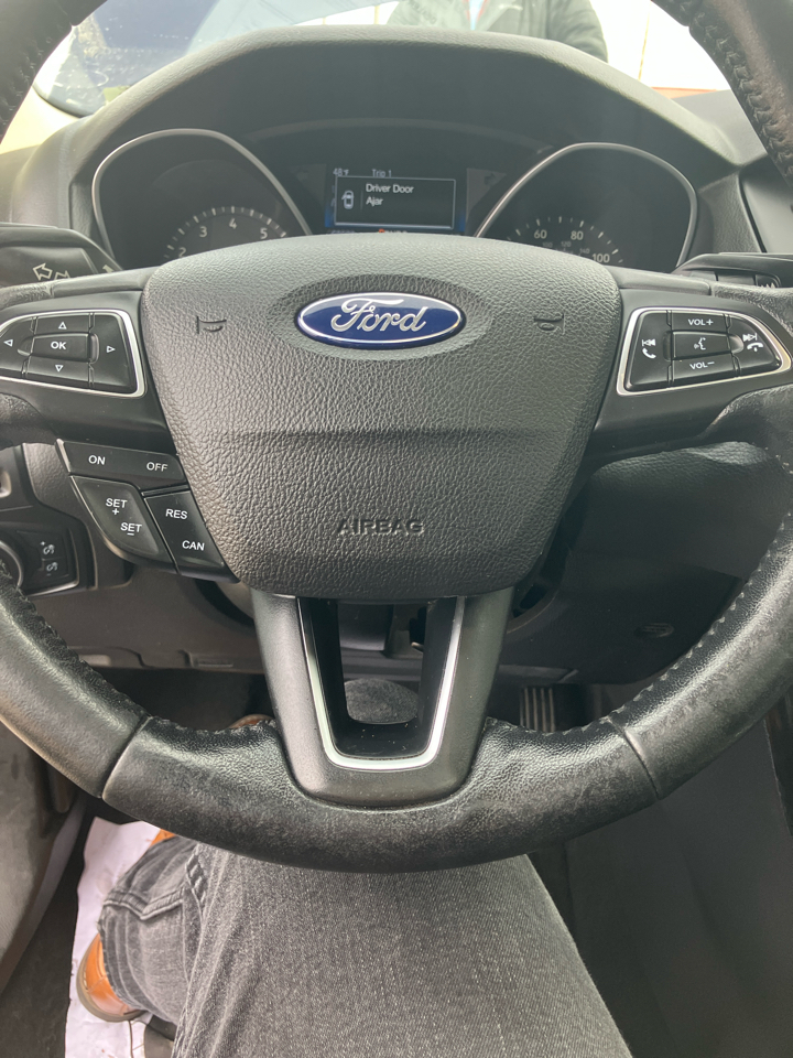 Ford Focus Titanium Hatch 2017