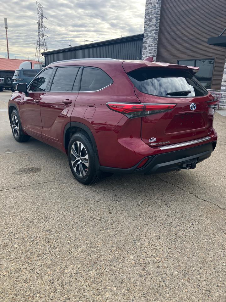 Toyota Highlander Hybrid XLE AWD 2022