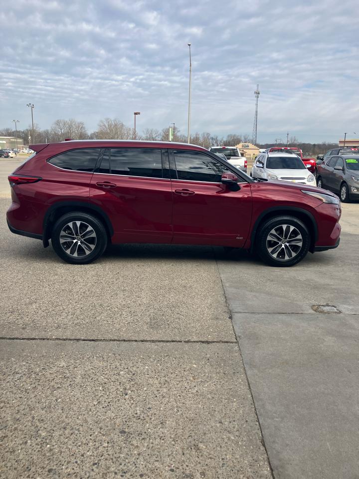 Toyota Highlander Hybrid XLE AWD 2022
