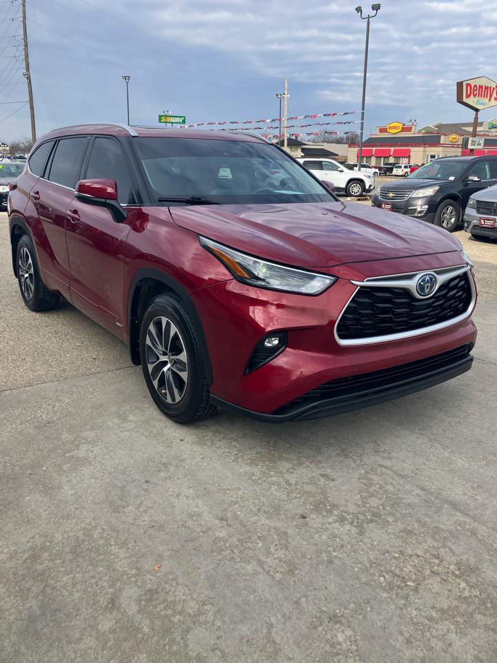 Toyota Highlander Hybrid XLE AWD 2022