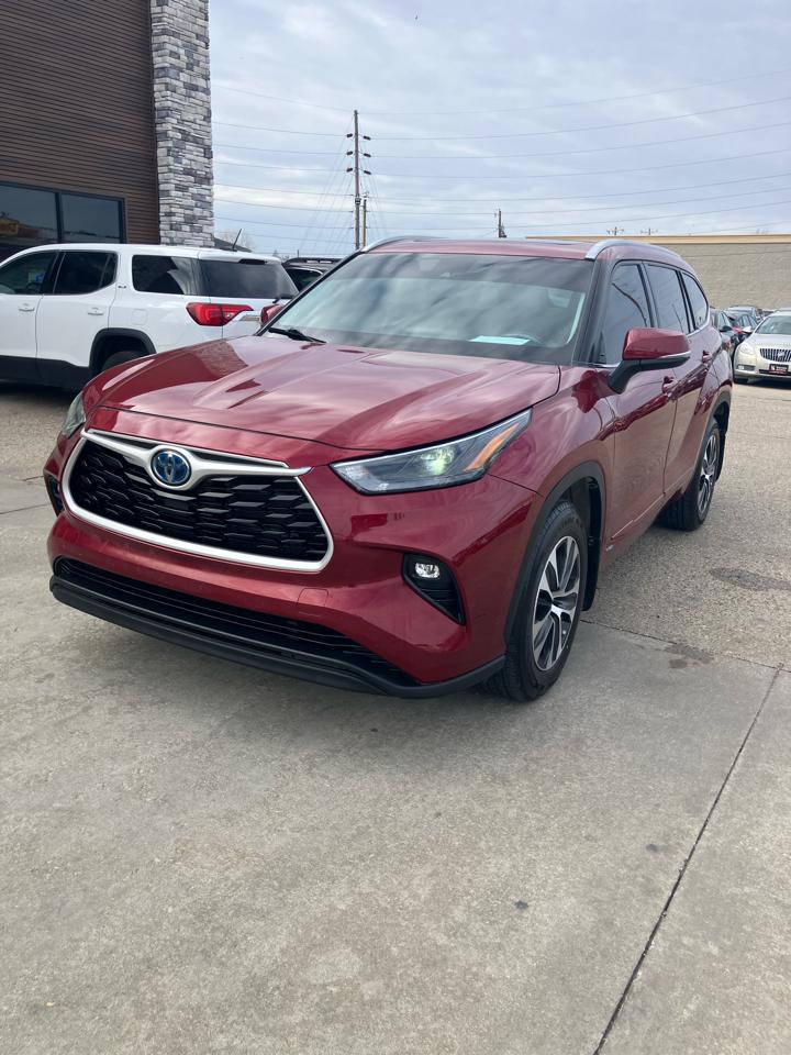 Toyota Highlander Hybrid XLE AWD 2022