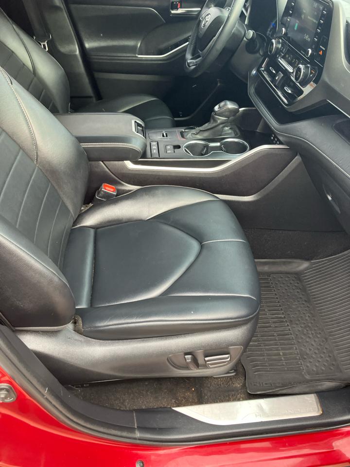 Toyota Highlander Hybrid XLE AWD 2022