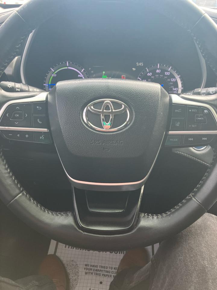 Toyota Highlander Hybrid XLE AWD 2022