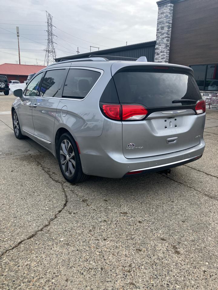Chrysler Pacifica Limited 2018