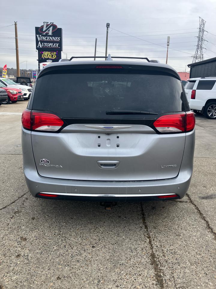 Chrysler Pacifica Limited 2018