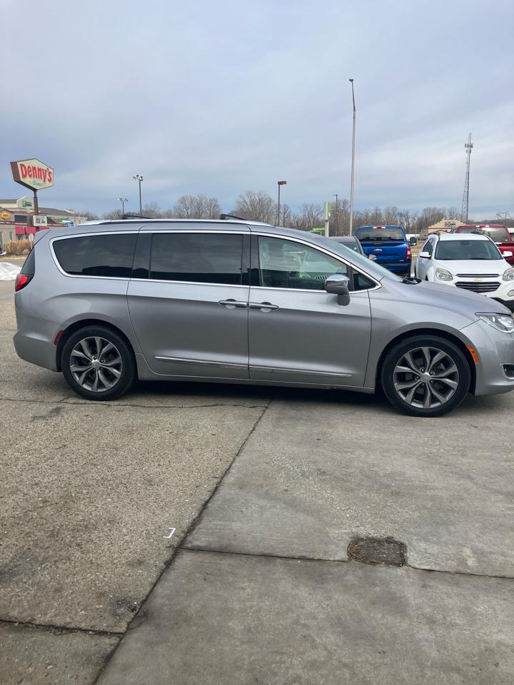 Chrysler Pacifica Limited 2018