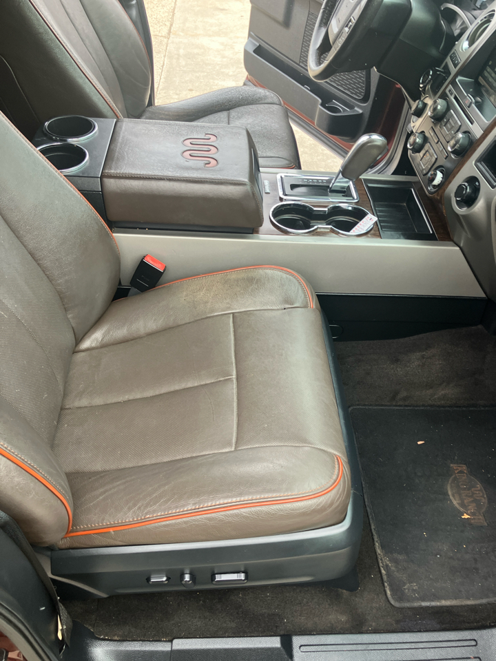 Ford Expedition XLT 4WD 2015