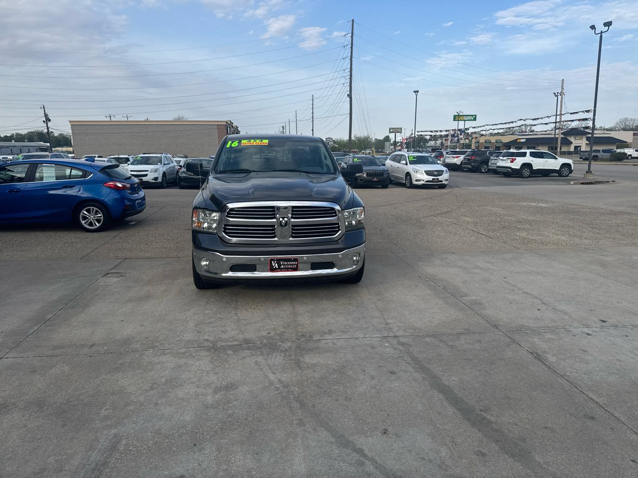 RAM 1500 SLT Crew Cab SWB 4WD 2016