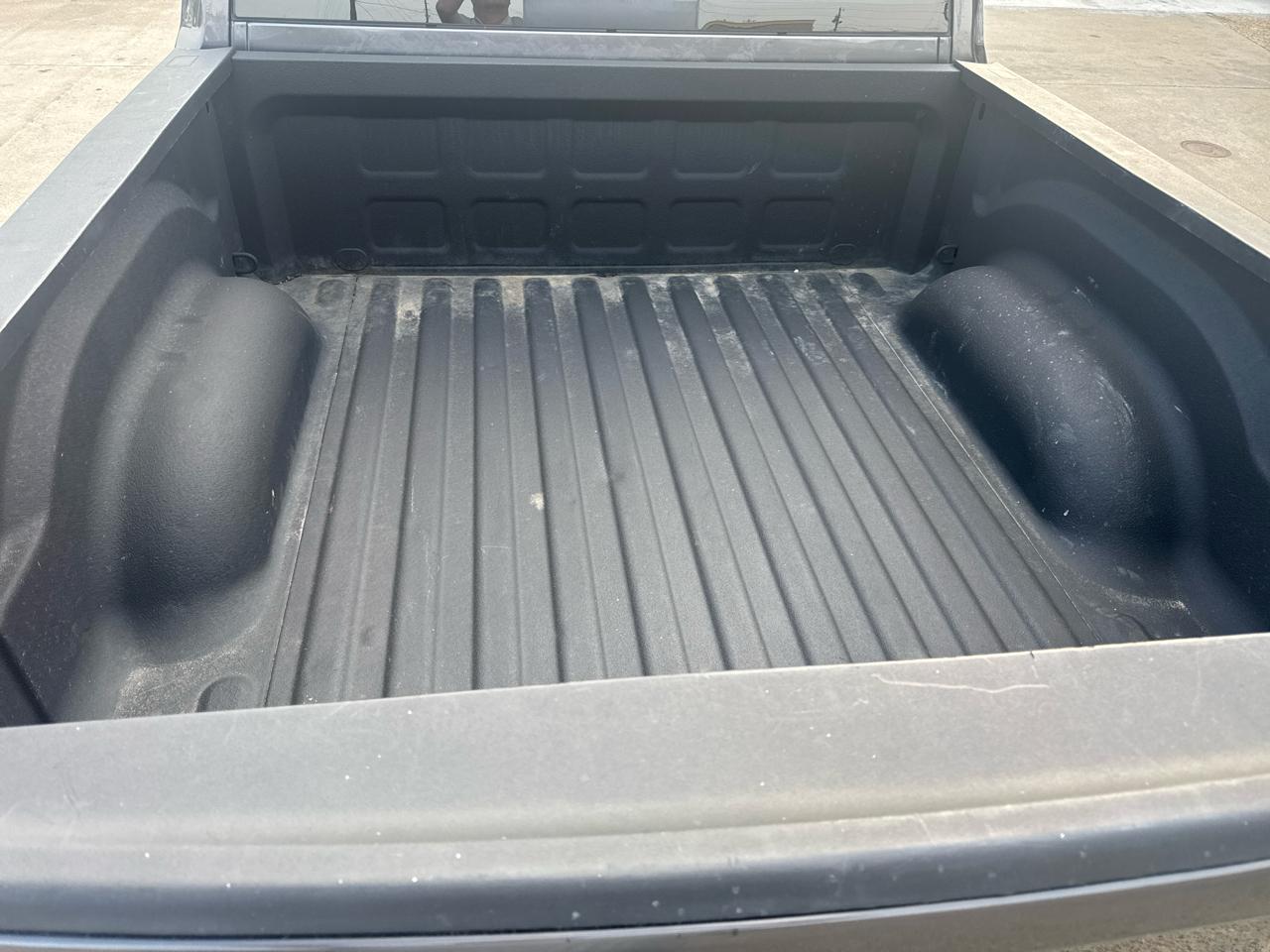 RAM 1500 SLT Crew Cab SWB 4WD 2016