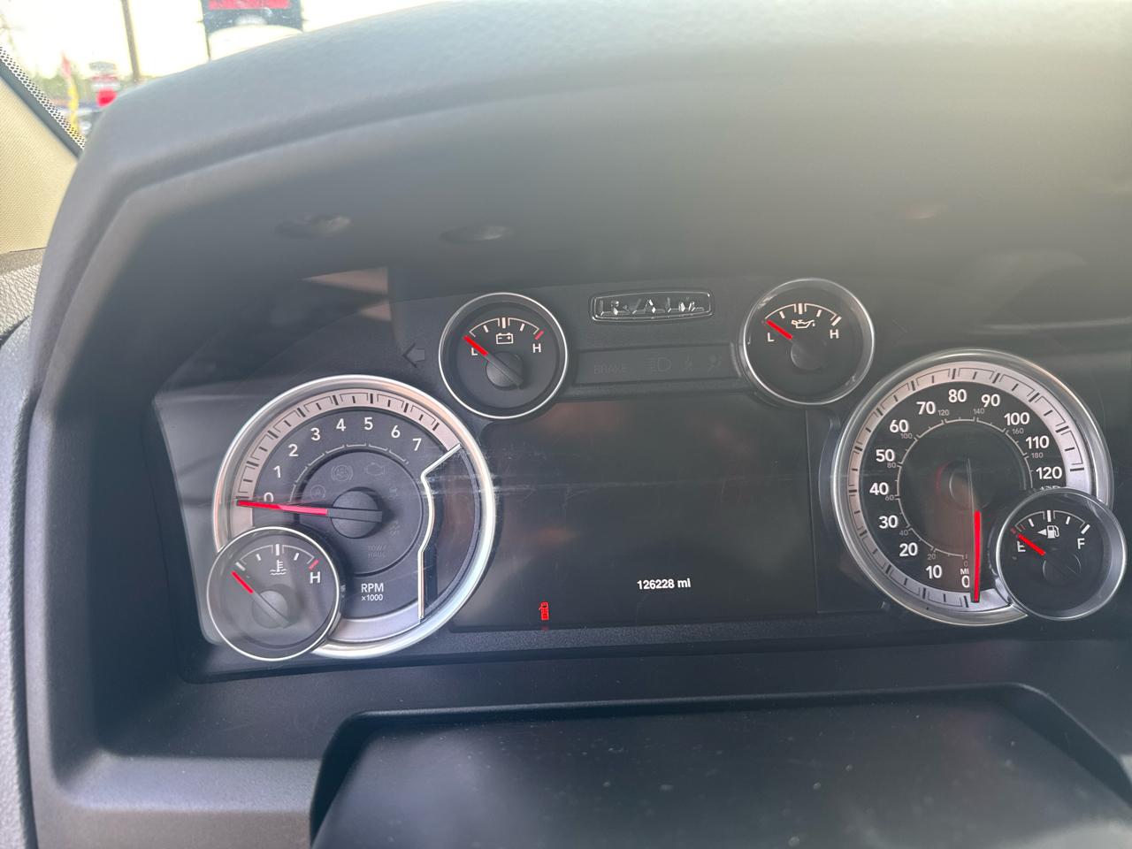 RAM 1500 SLT Crew Cab SWB 4WD 2016