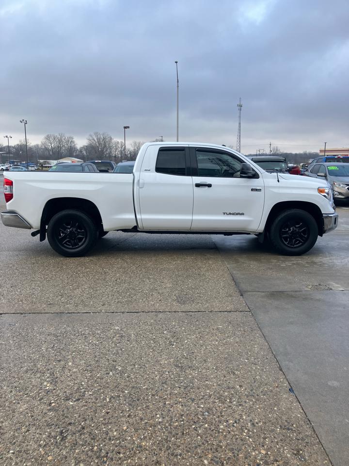 Toyota Tundra SR5 5.7L FFV V8 Double Cab 2WD 2016