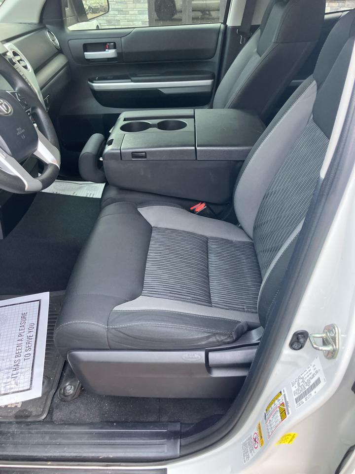 Toyota Tundra SR5 5.7L FFV V8 Double Cab 2WD 2016