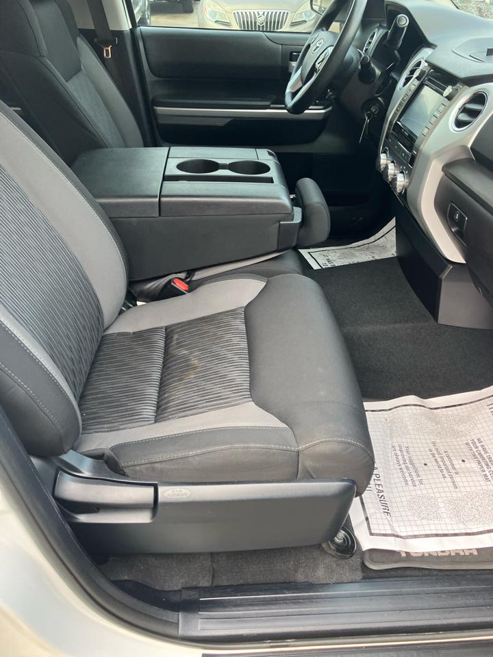 Toyota Tundra SR5 5.7L FFV V8 Double Cab 2WD 2016