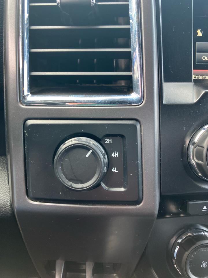 Ford F150 Lariat SuperCab 6.5-ft. Bed 4WD 2015