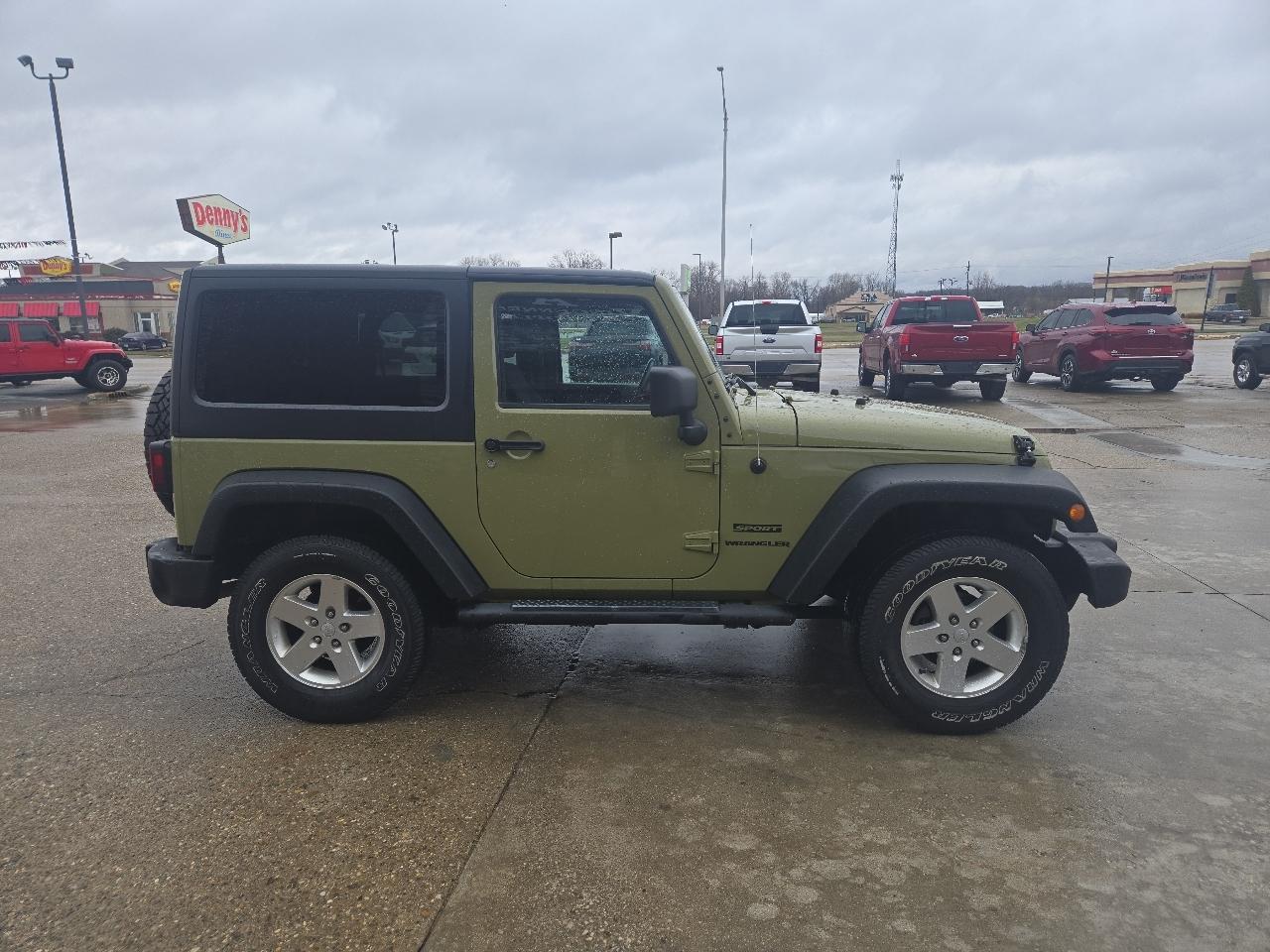 Jeep Wrangler Sport 4WD 2013