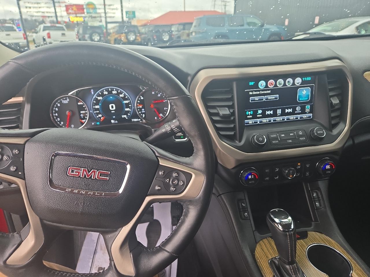 GMC Acadia Denali 2017