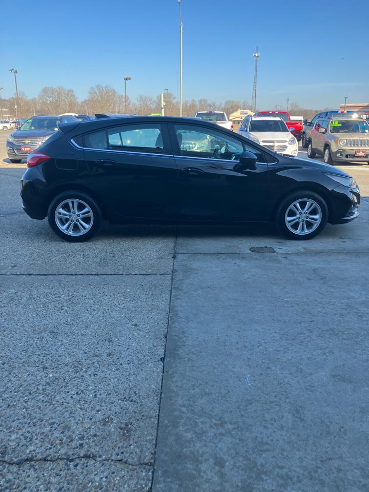 Chevrolet Cruze LT Auto Hatchback 2018