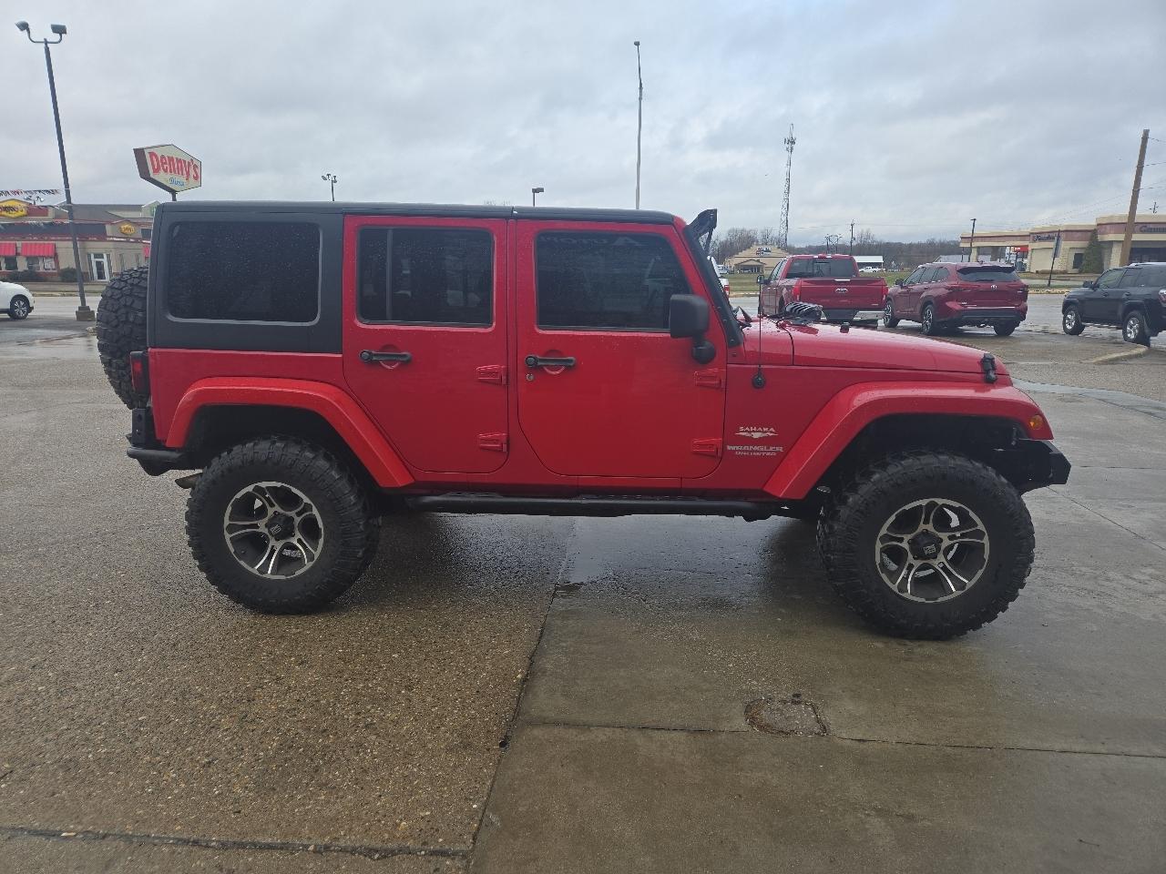 Jeep Wrangler Unlimited Sahara 4WD 2012
