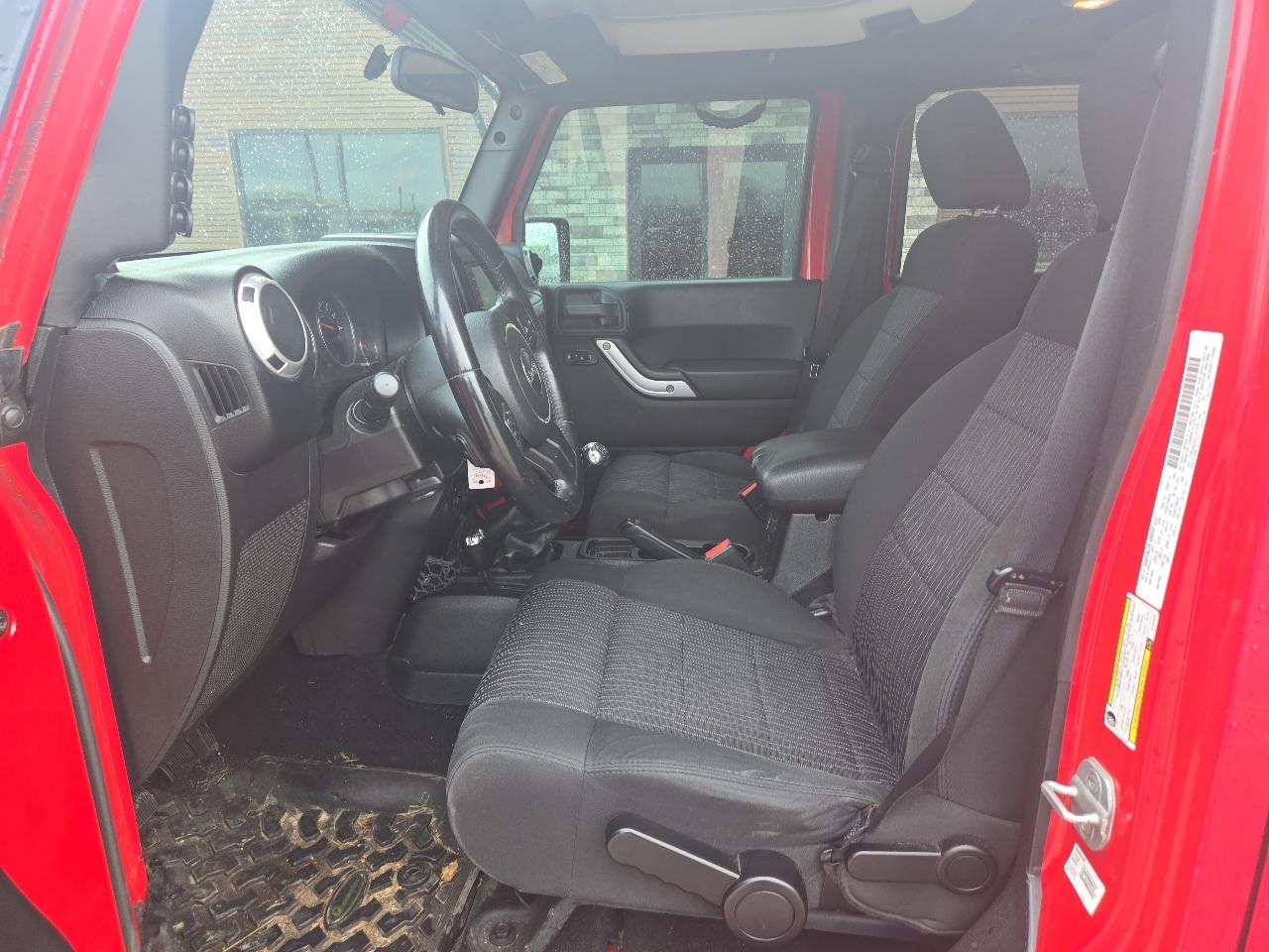 Jeep Wrangler Unlimited Sahara 4WD 2012