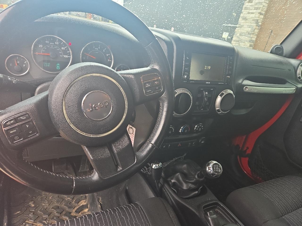 Jeep Wrangler Unlimited Sahara 4WD 2012