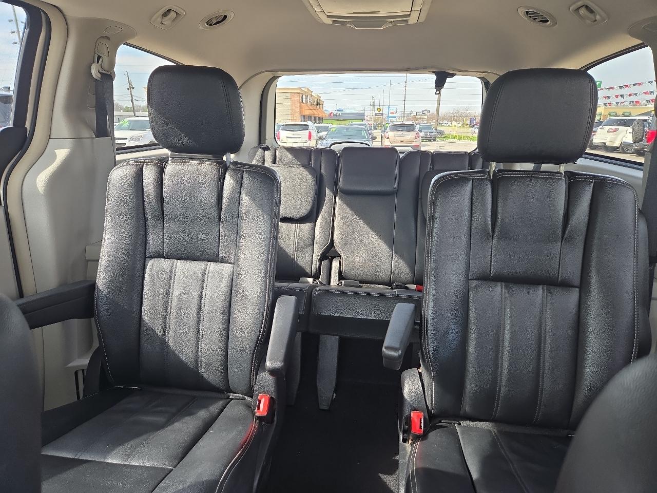 Chrysler Town & Country Touring 2016