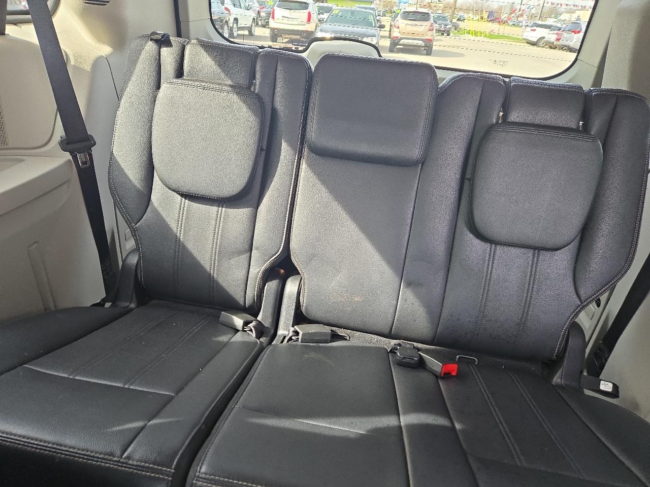 Chrysler Town & Country Touring 2016