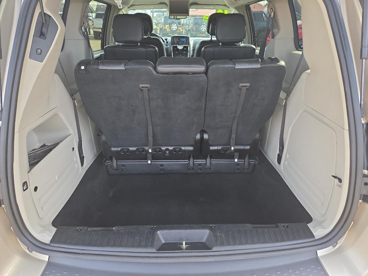 Chrysler Town & Country Touring 2016