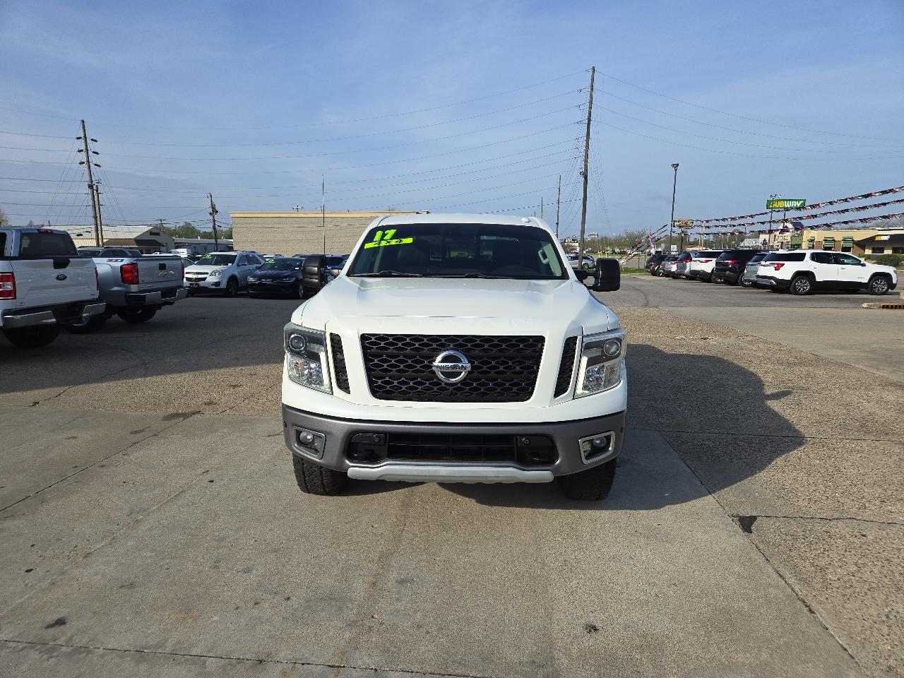 Nissan Titan Platinum Reserve Crew Cab 4WD 2017