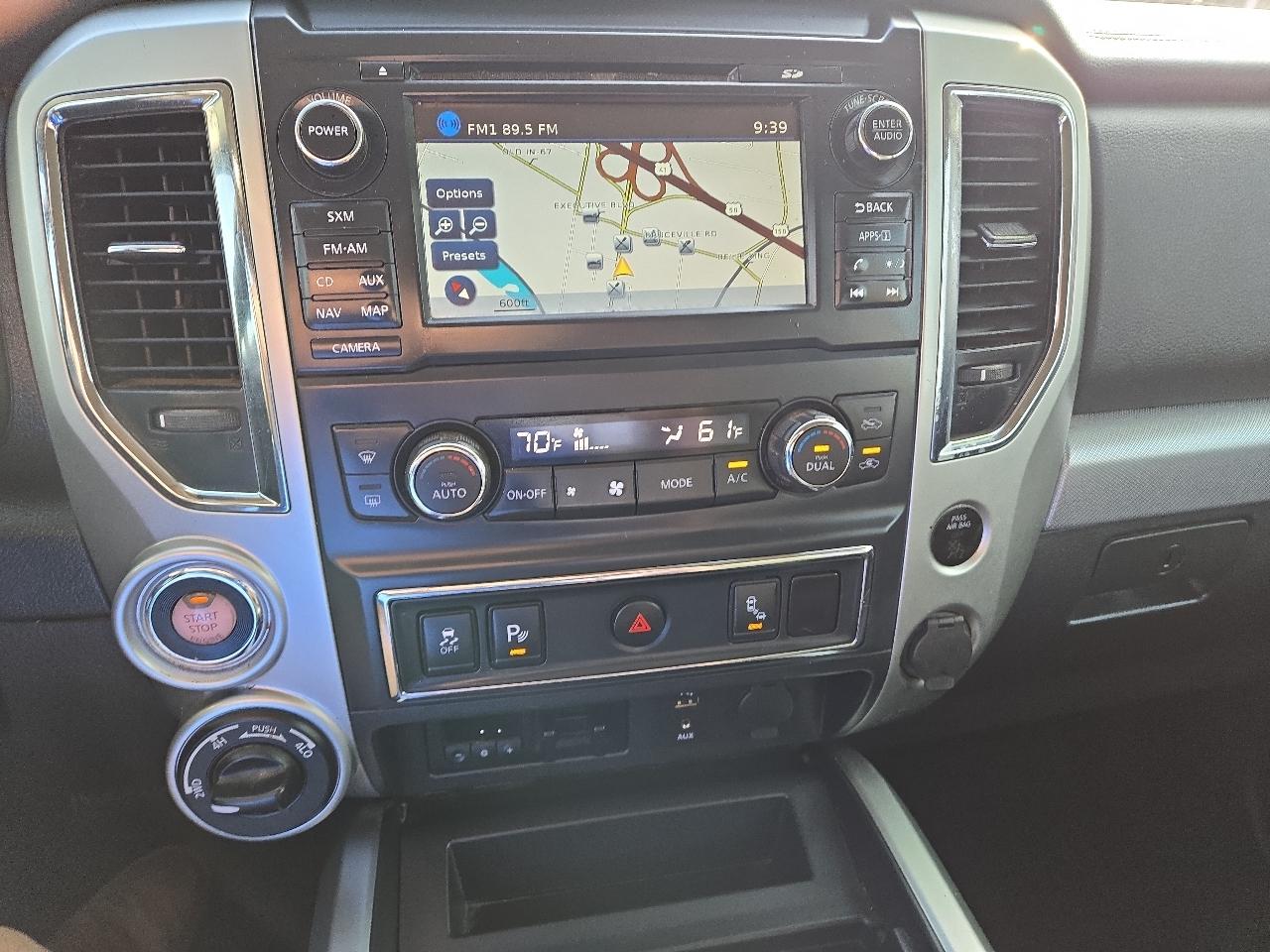 Nissan Titan Platinum Reserve Crew Cab 4WD 2017