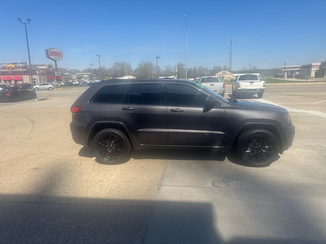 Jeep Grand Cherokee Laredo E 4WD 2021