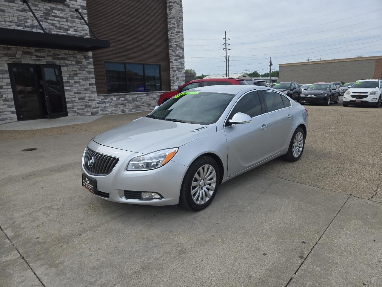 Buick Regal Base 2012