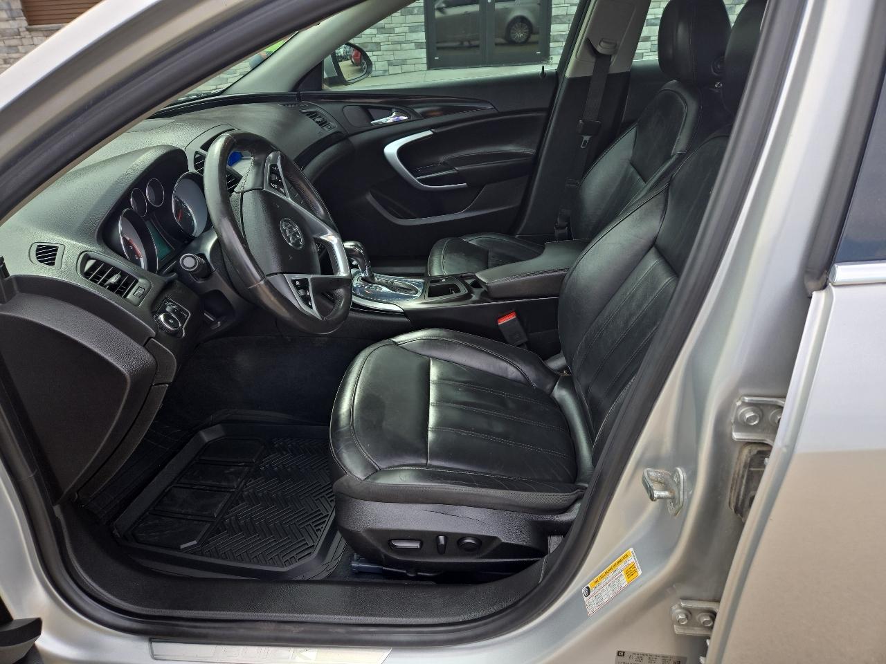 Buick Regal Base 2012