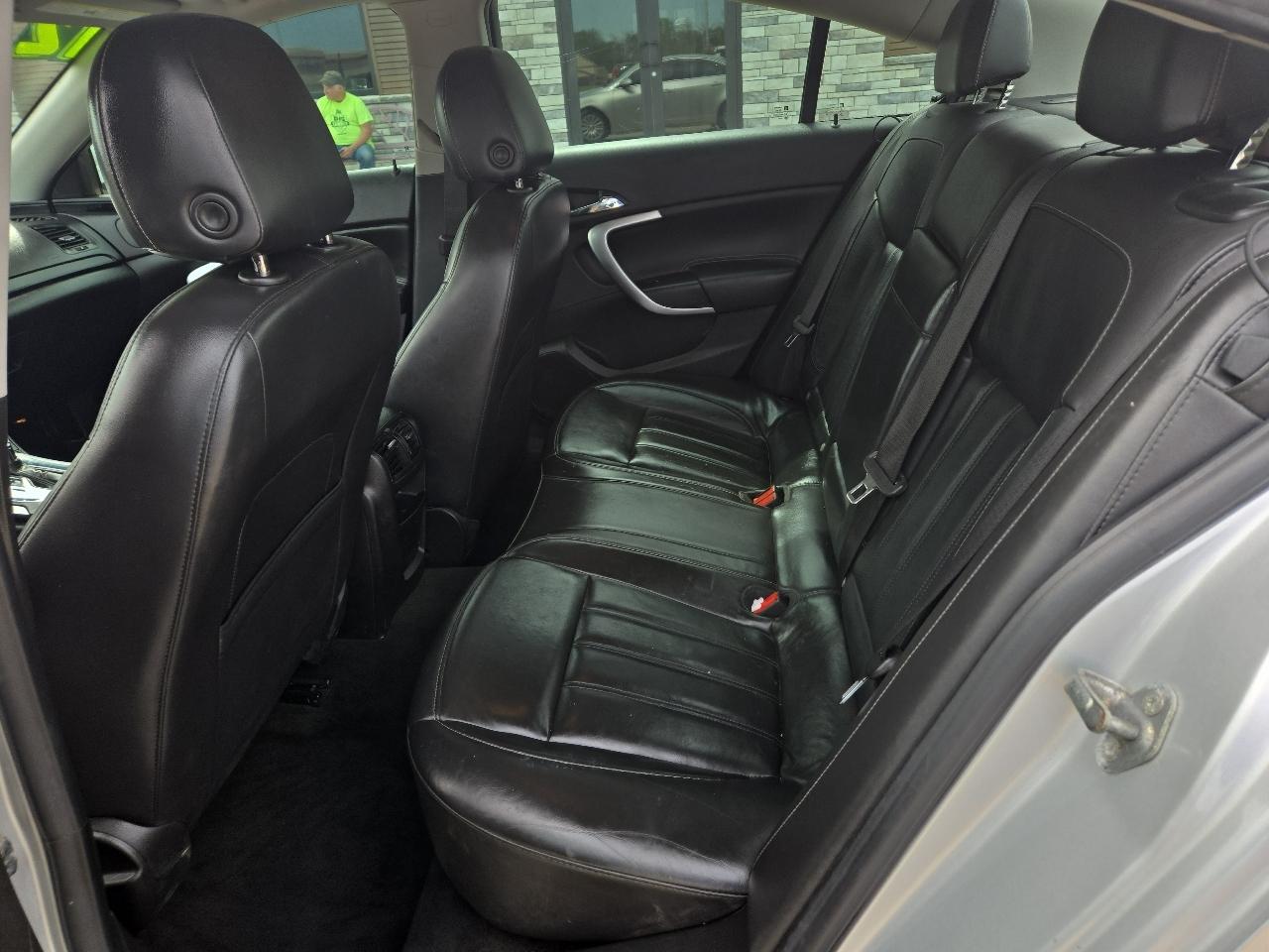 Buick Regal Base 2012