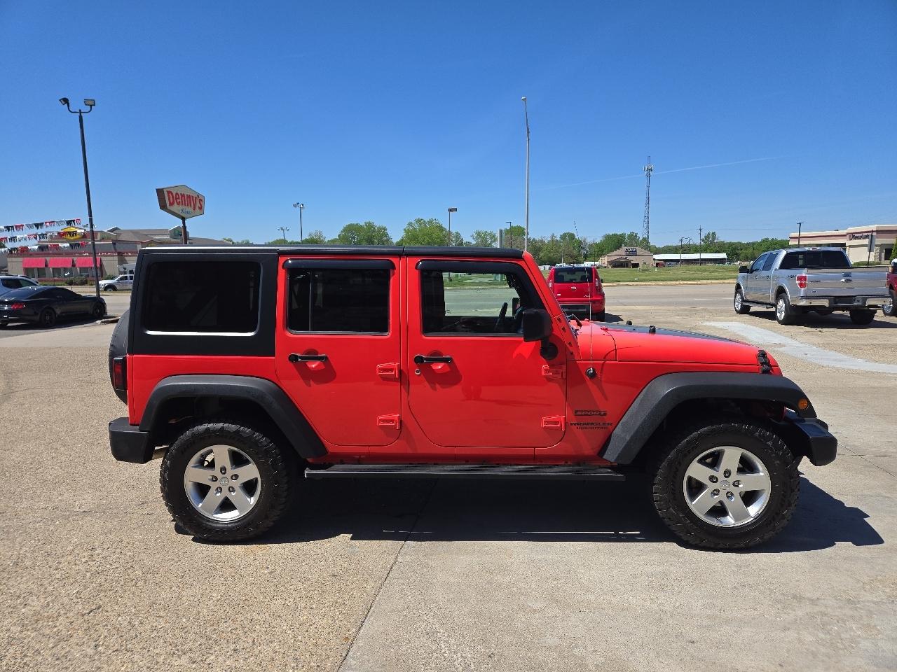 Jeep Wrangler Unlimited Sport 4WD 2013