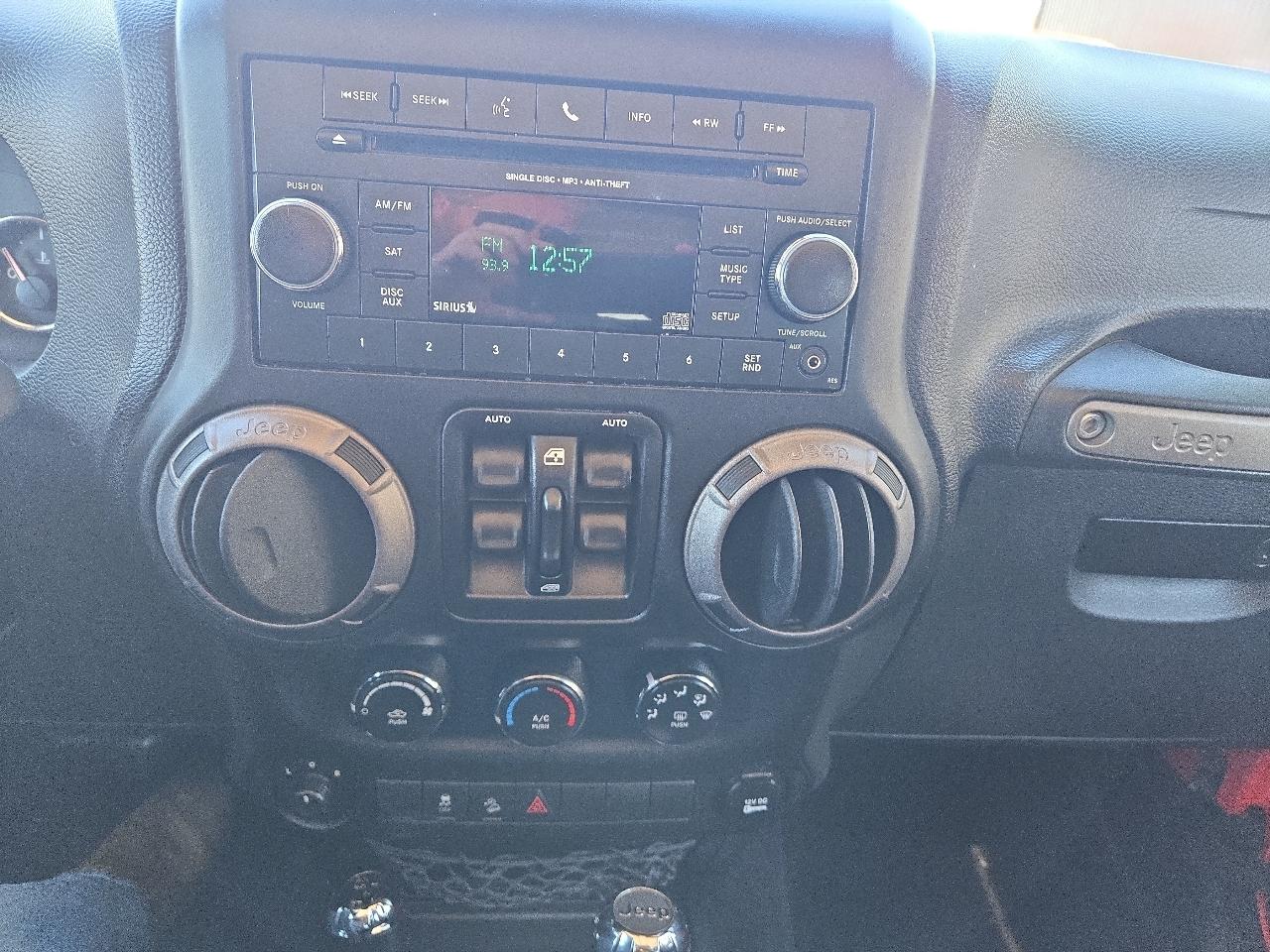 Jeep Wrangler Unlimited Sport 4WD 2013