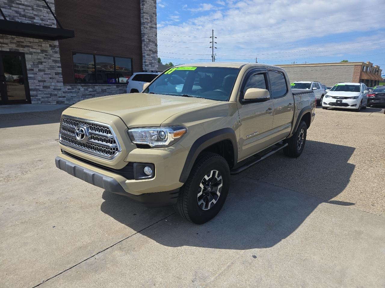 Toyota Tacoma SR5 Double Cab Long Bed V6 6AT 2WD 2017