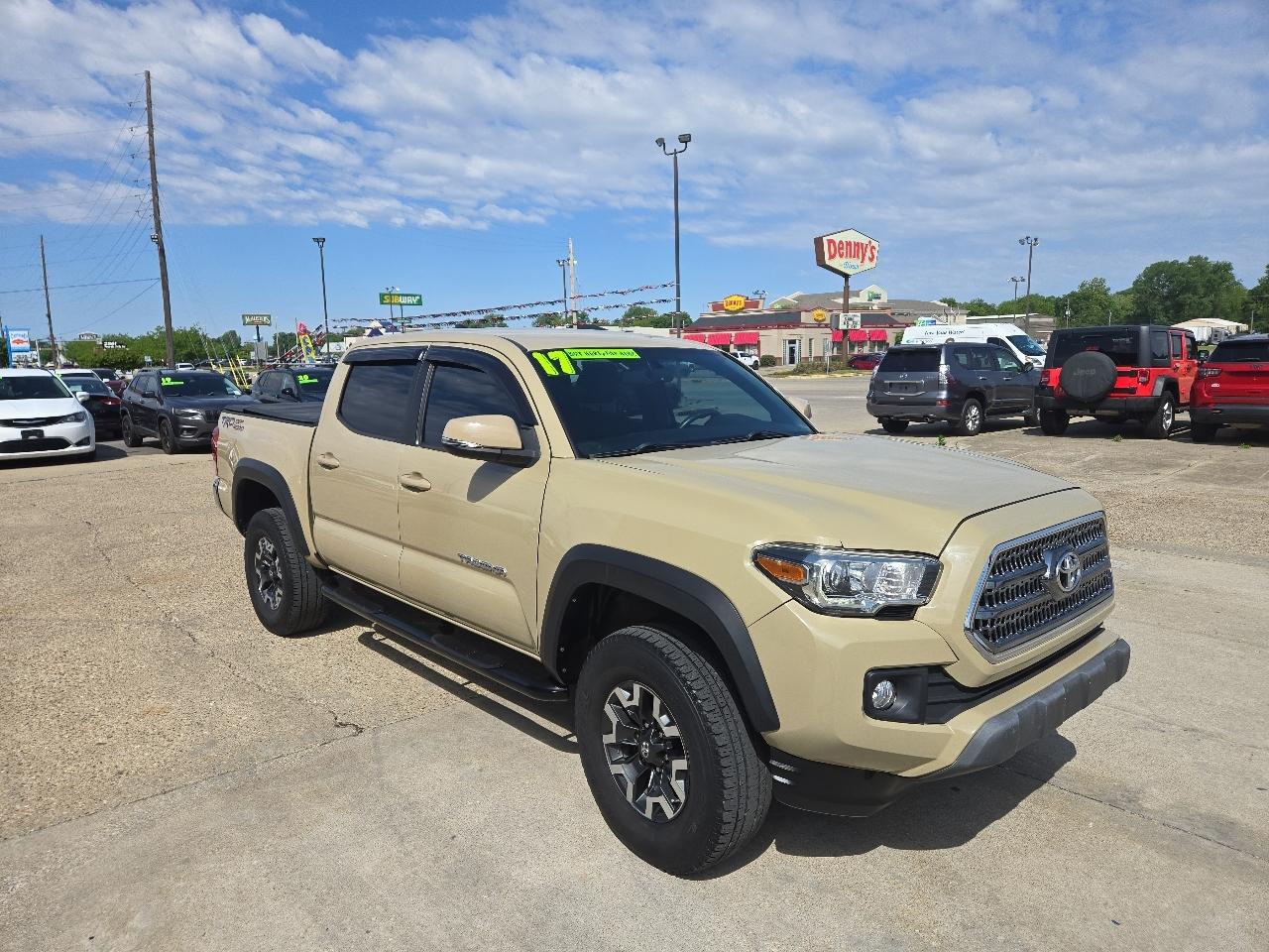 Toyota Tacoma SR5 Double Cab Long Bed V6 6AT 2WD 2017