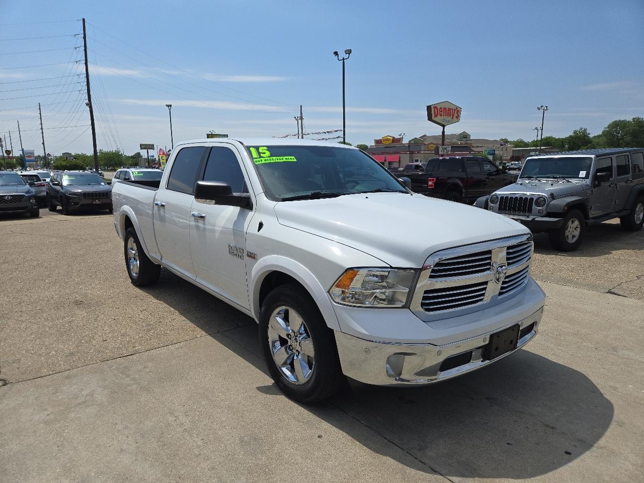 RAM 1500 SLT Crew Cab LWB 4WD 2015