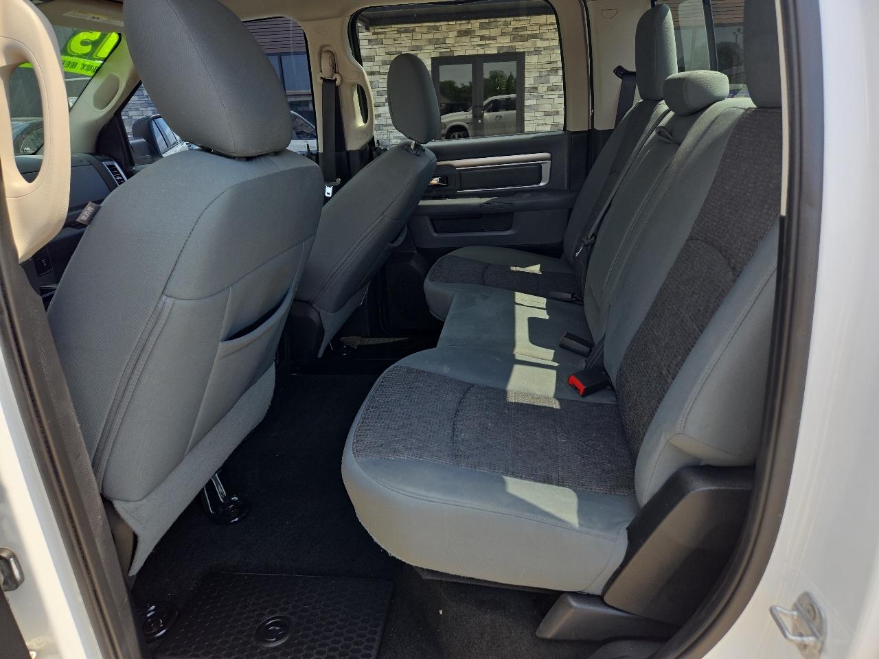 RAM 1500 SLT Crew Cab LWB 4WD 2015