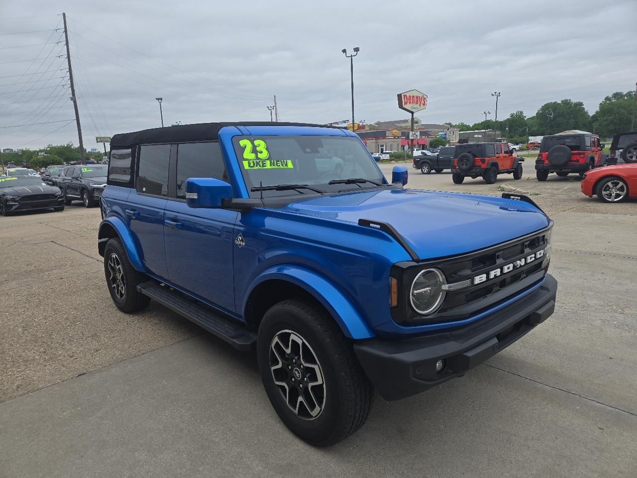 Ford Bronco Base 4-Door 2023