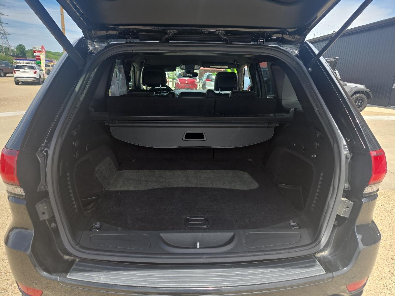 Jeep Grand Cherokee Laredo 4WD 2017