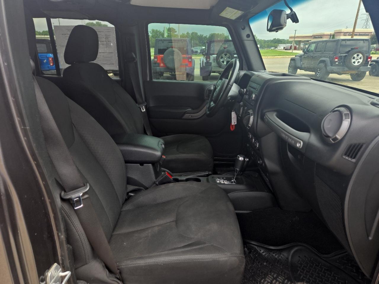 Jeep Wrangler Unlimited Sport 4WD 2017