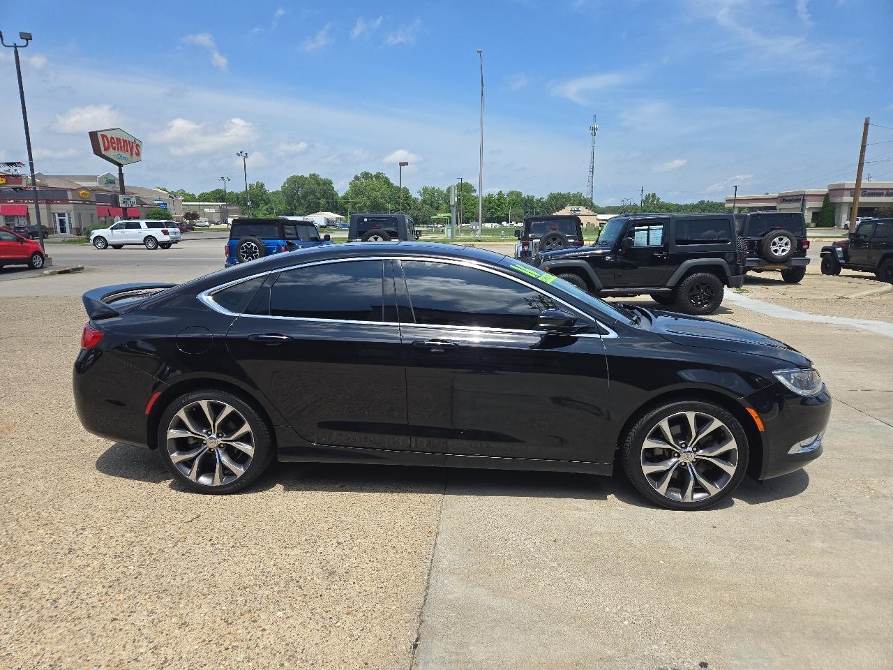 Chrysler 200  2016