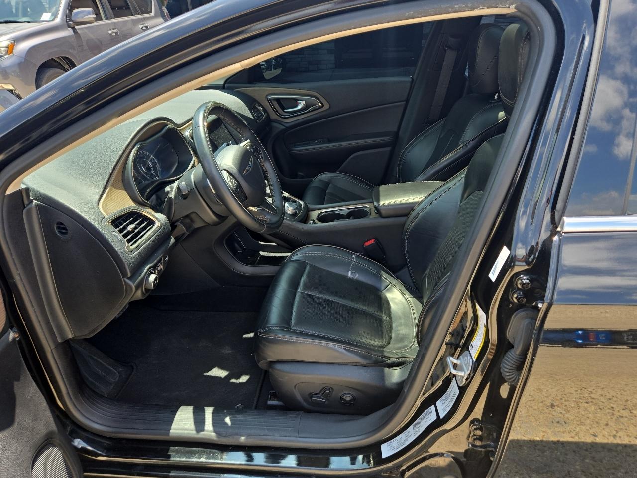 Chrysler 200  2016