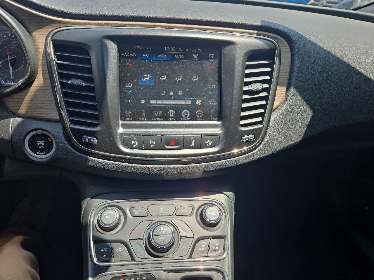 Chrysler 200  2016