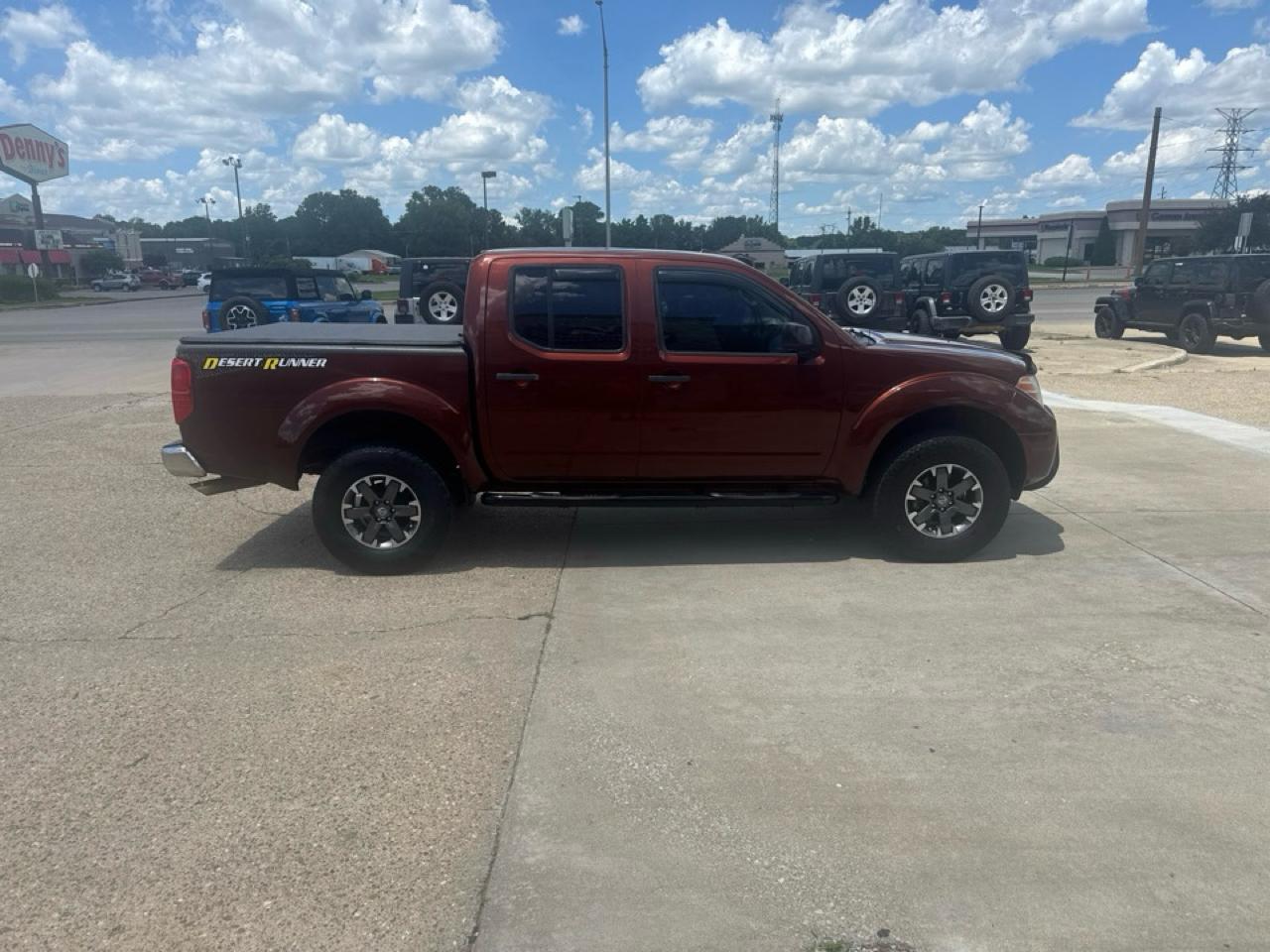 Nissan Frontier S Crew Cab 5AT 2WD 2016